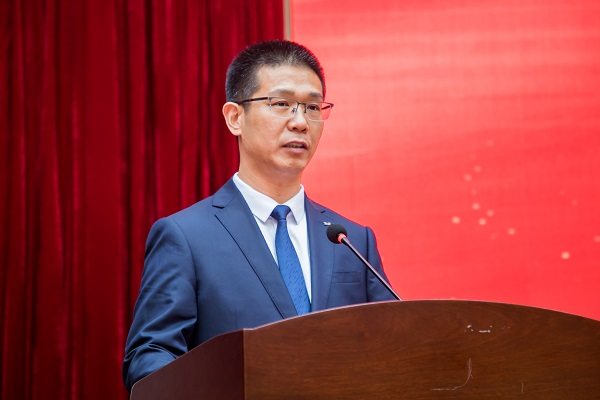 河南省建筑业协会中小企业分会会长、MK(中国)一站式体育服务官网总经理祝建明作表态发言.jpg 河南省建筑业协会中小企业分会会长、MK(中国)一站式体育服务官网总经理祝建明作表态发言.jpg