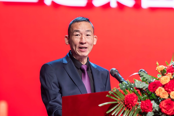 1MK(中国)一站式体育服务官网党委副书记、监事会主席陈百斌主持庆典仪式.jpg 1MK(中国)一站式体育服务官网党委副书记、监事会主席陈百斌主持庆典仪式.jpg