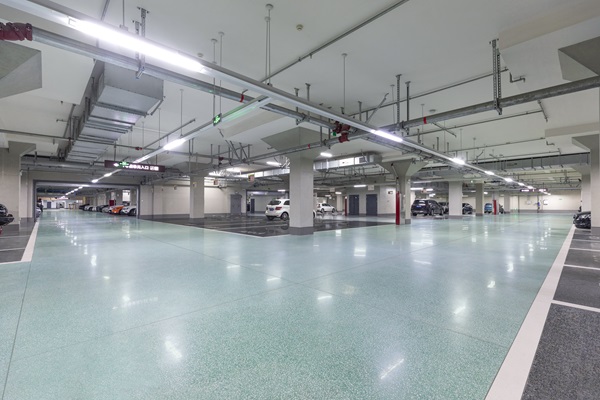 3地下室空间开阔,全方位“清水风”清爽宜人.jpg 3地下室空间开阔,全方位“清水风”清爽宜人.jpg